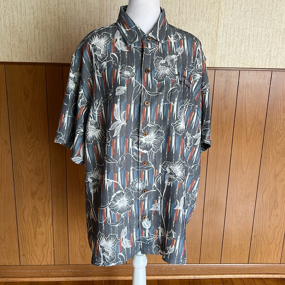 Caribbean Gray and White Casual Button Down Shirt SIZE X-LARGE